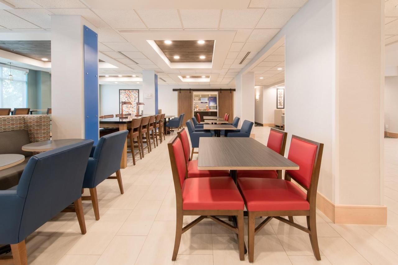 Holiday Inn Express & Suites Columbia-I-26 @ Harbison Blvd By Ihg Kültér fotó
