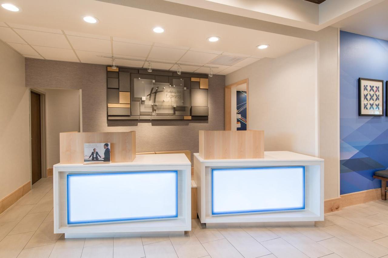 Holiday Inn Express & Suites Columbia-I-26 @ Harbison Blvd By Ihg Kültér fotó