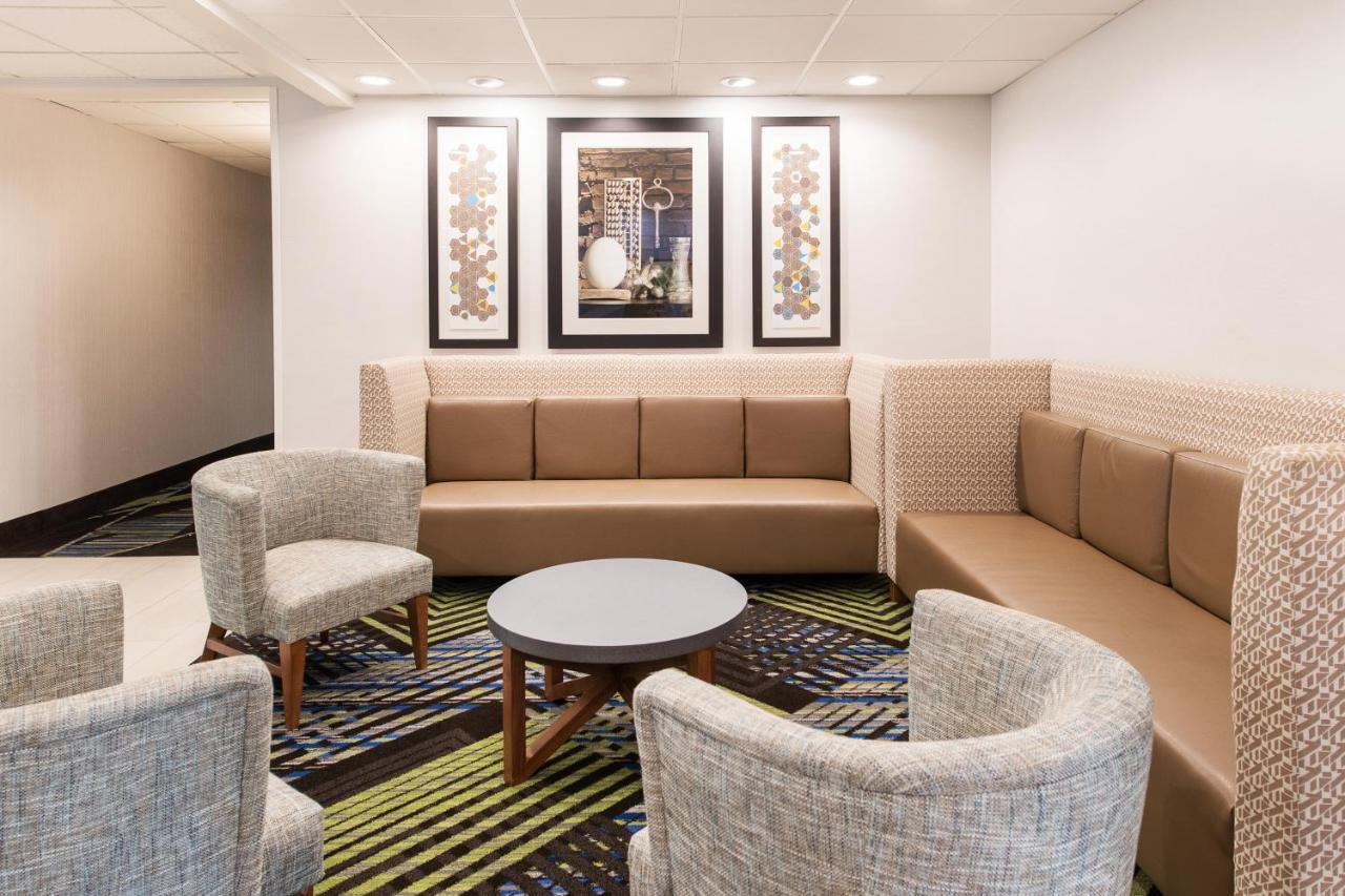 Holiday Inn Express & Suites Columbia-I-26 @ Harbison Blvd By Ihg Kültér fotó